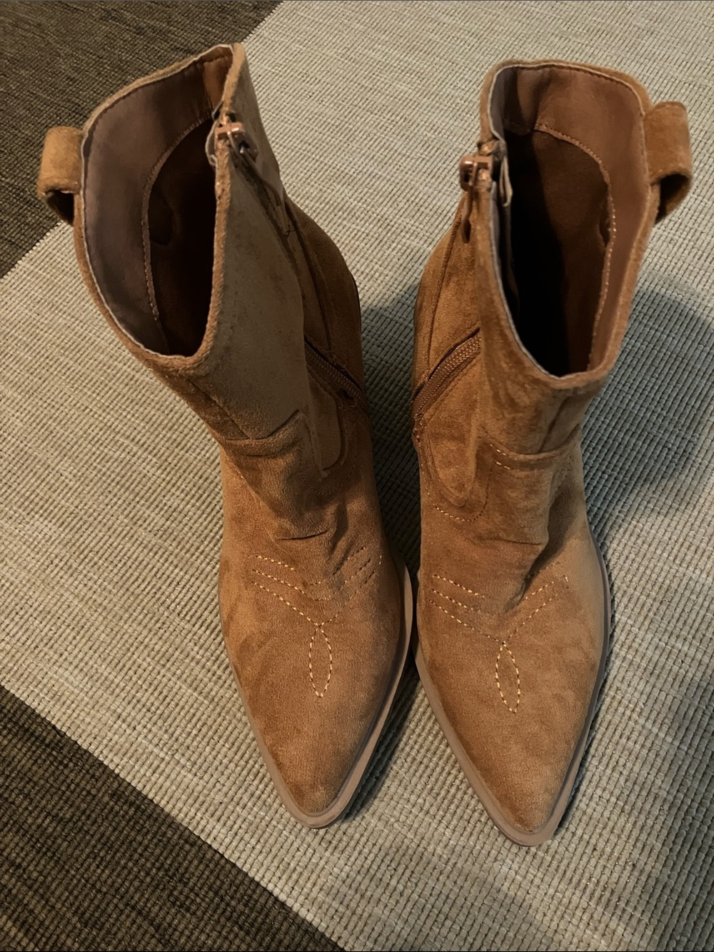 TOP Moda size 7 tan suede boots